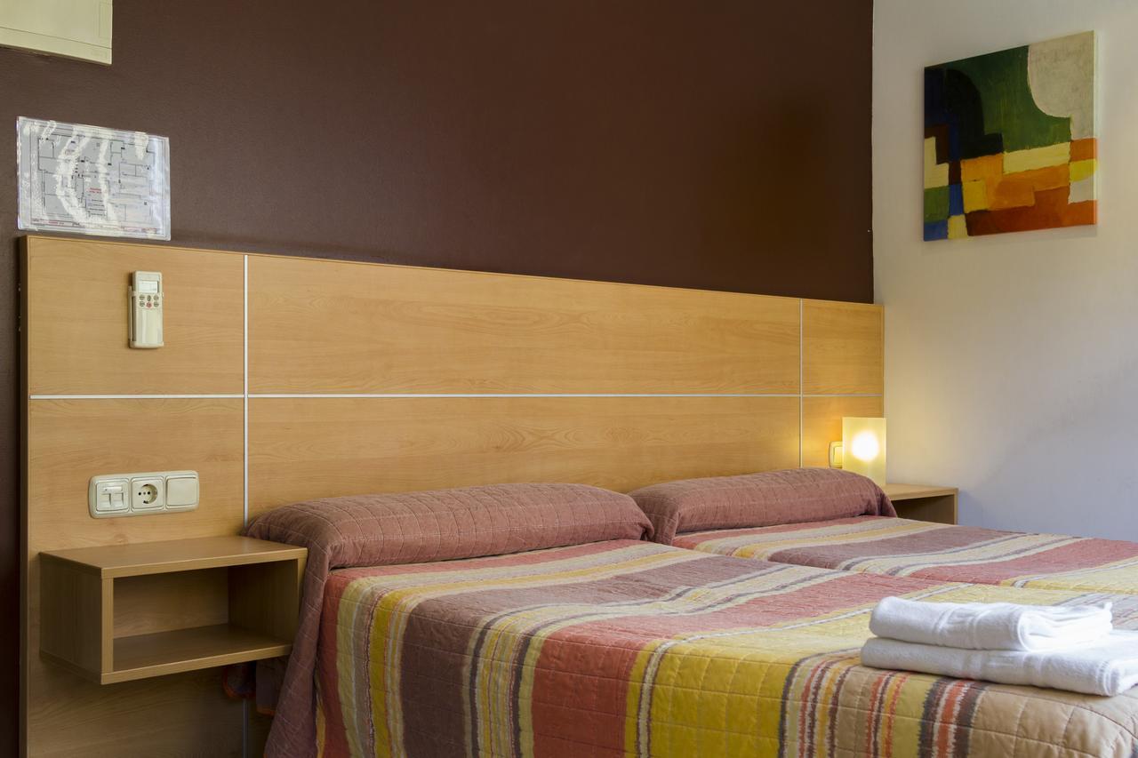 Ekia Pentsioa Hotel ซาเราทซ์ ภายนอก รูปภาพ