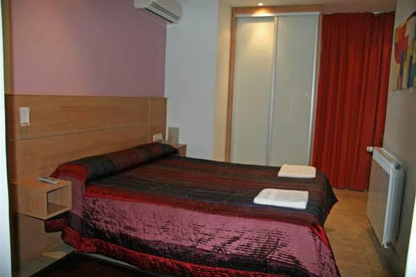 Ekia Pentsioa Hotel ซาเราทซ์ ภายนอก รูปภาพ